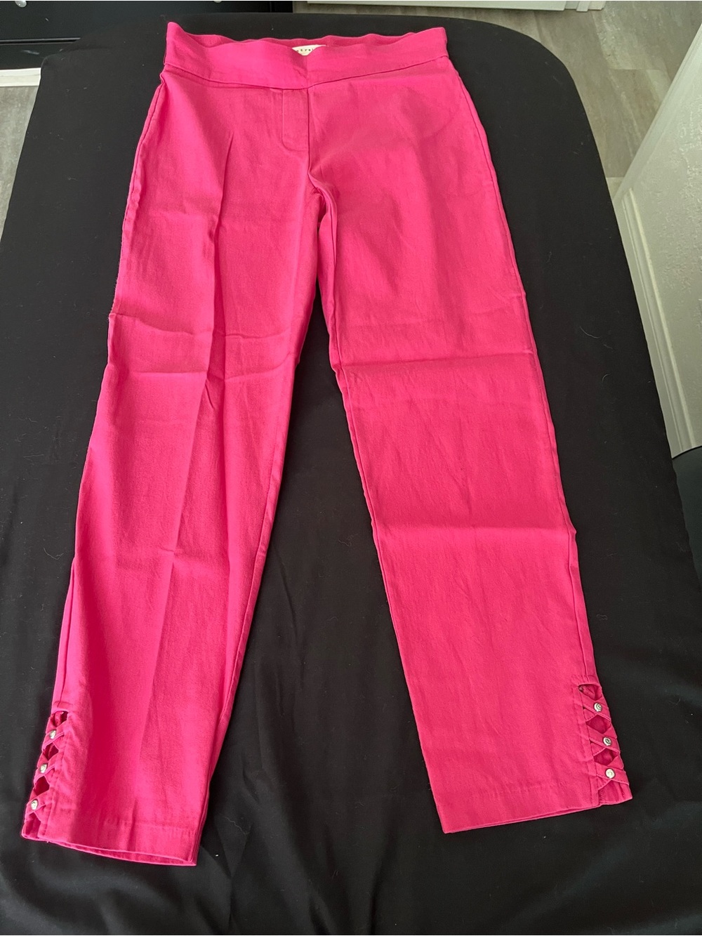 Retrology Pink Pull-On Stretch Pants with Button & Cutout Details Small